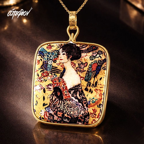 Lady with fun 1917 necklace handmade new, multicolor and gold-tone