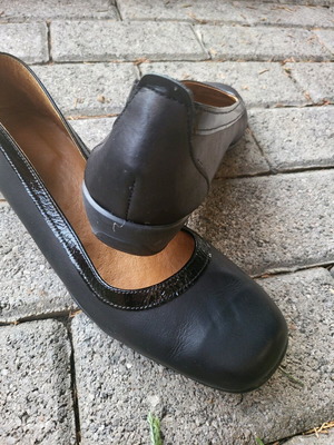 Leather shoes like new, size 39