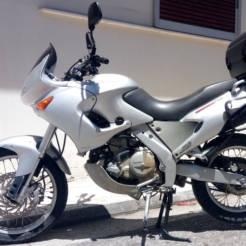 Aprilia Pegaso 650 motorcycle like new, 650 cc, manual transmission