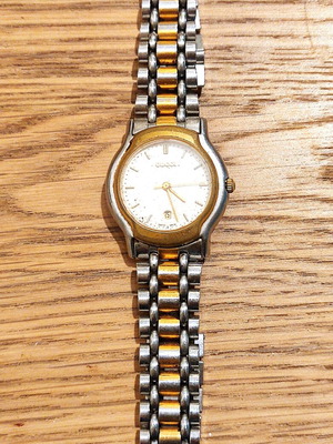 Gucci wristwatch women's used, silver-gold, missing back cover