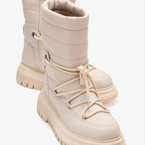 Μπότες Trendyol off white με γούνινη επένδυση σαν καινούργιες, νούμερο 39