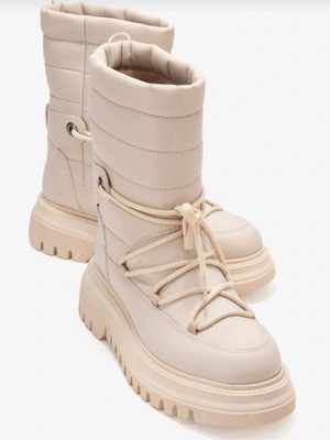 Μπότες Trendyol off white με γούνινη επένδυση σαν καινούργιες, νούμερο 39
