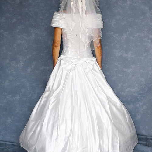 Pronovias wedding dress used, white, size 40 with veil and underskirt