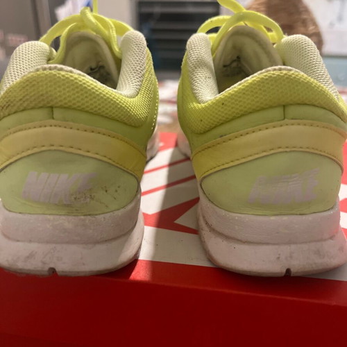 Nike running shoes used No37.5 green