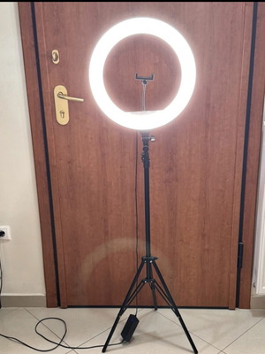 Ring light 42cm μεταχειρισμένο με 3 χρώματα φωτισμού και ρυθμιζόμενη ένταση