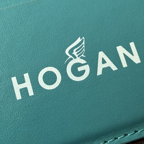 Hogan leather card holder like new, turquoise