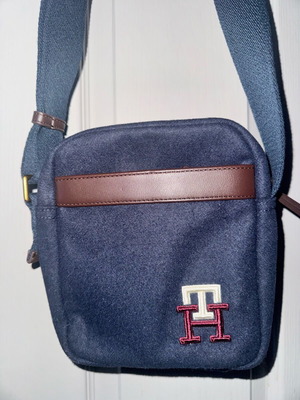 Tommy Hilfiger men's bag unused, blue