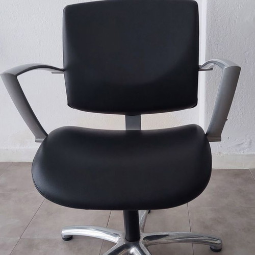 AGV Riviera salon chair new
