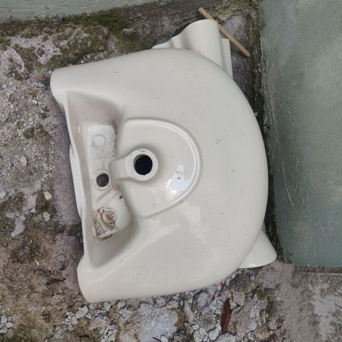 Sink with pedestal