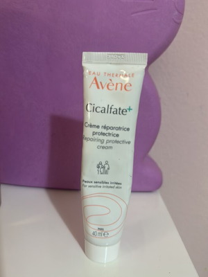 Eau Thermale Avène Cicalfate+ cream like new, used with plenty left