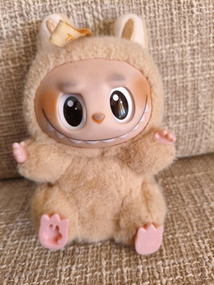 Pop Mart The Monsters ελαφρώς μεταχειρισμένο