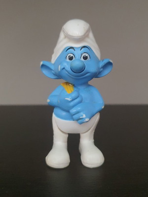 Greedy Smurf figure used with functional mechanism