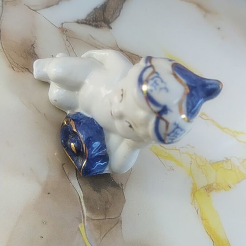 Vintage porcelain figurine small child design like new