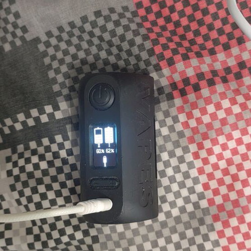 Electronic cigarette like new with 2 18650 batteries