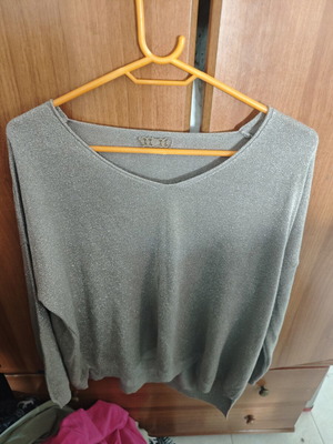Women's blouse size L like new, gray