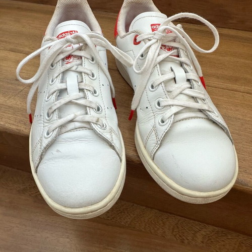 Adidas Stan Smith girls' sneakers with red hearts, white