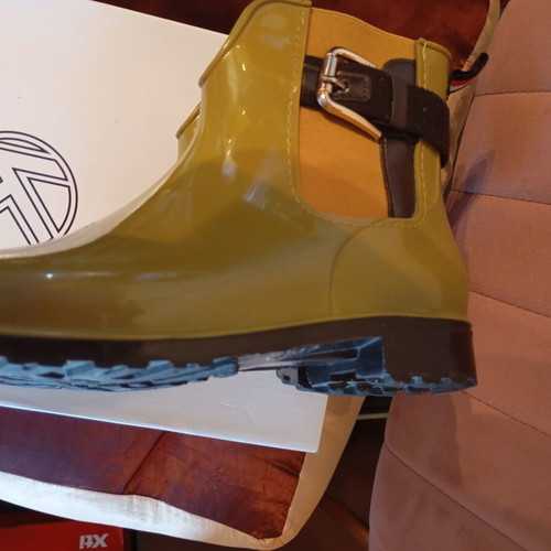 Kelara galoshes size 37 new, khaki mustard color