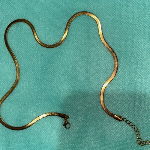 Women's gold necklace like new