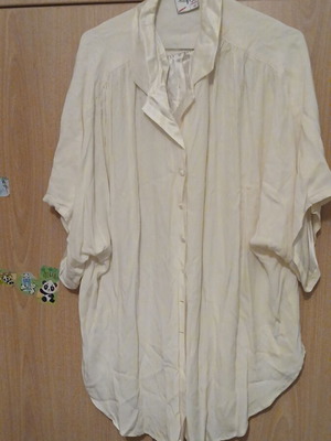 Πουκάμισο γυναικείο μακρύ 100% viscose μέγεθος XL μπεζ σαν καινούργιο με σατέν γιακά
