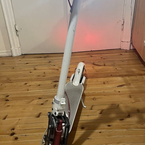 Xiaomi Electric Scooter 3Lite White used with original charger and helmet