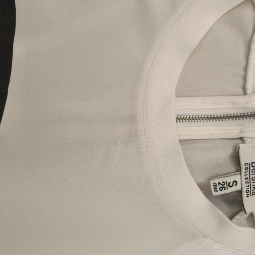 Bershka T-shirt like new, size S, white, with back zipper