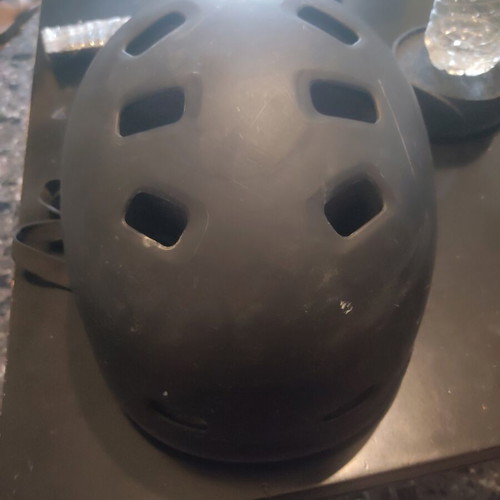 Bicycle helmet like new, black
