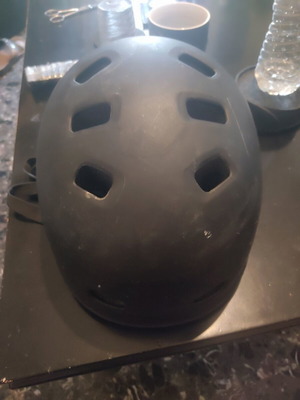 Bicycle helmet like new, black