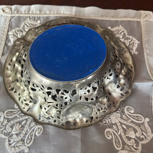 Silver centerpiece used with small bouquet of roses design