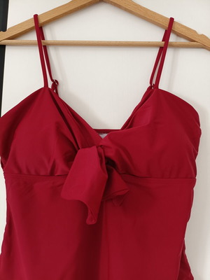Women's swimwear set with one-piece swimsuit and pareo, new