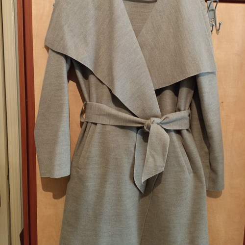 Long coat gray one size like new with belt and pockets