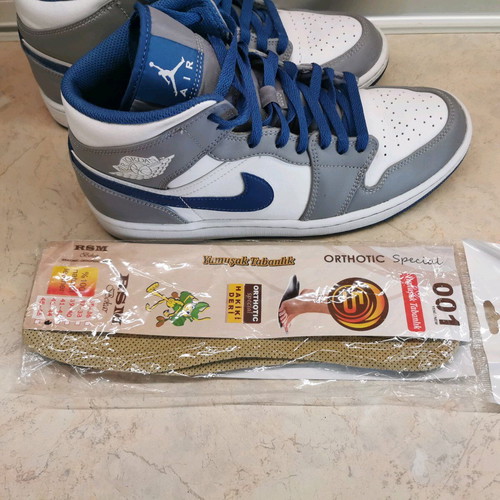 Air Jordan 1 Mid True Blue size 44 like new