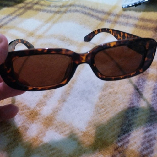 Shein sunglasses like new, brown with case