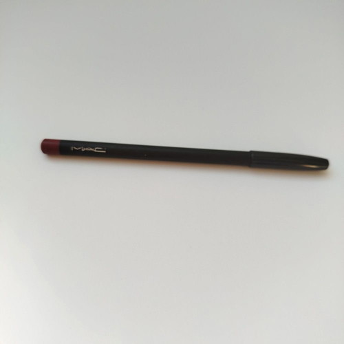 MAC Brick lip pencil like new, red shade
