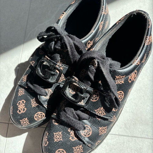 Guess sneakers like new, size 41