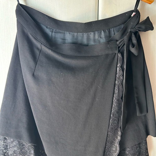 Tagier de Pies suit like new, black, lace fabric