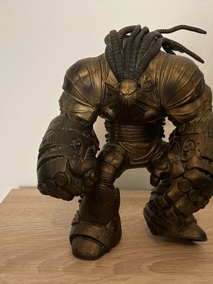 The Creech Gold/Bronze Variant figure used, Spawn Series 12 McFarlane Toys 1998