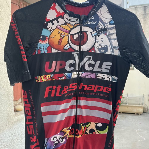 Upcycle cycling kit, t-shirt large and shorts medium, set