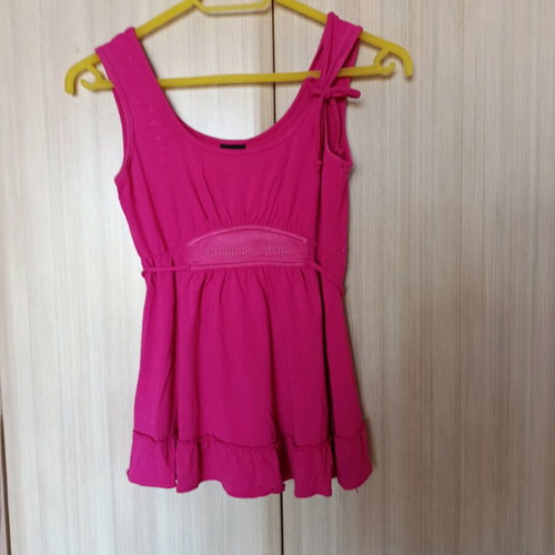 Roses Milano blouse M used, fuchsia with back tie