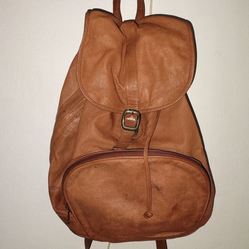 brown leather backpack second hand Leather backpack used, brown, side… - € 24,00
