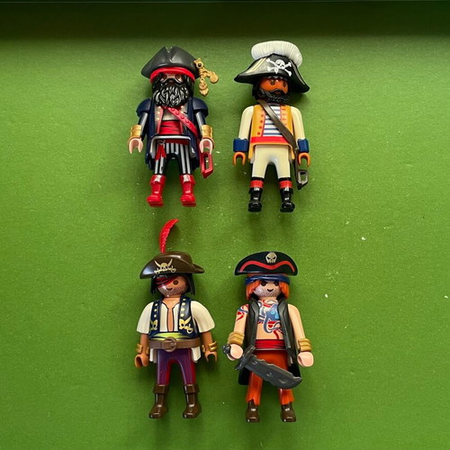 Playmobil pirates like new in excellent condition