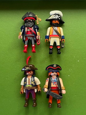 Playmobil pirates like new in excellent condition