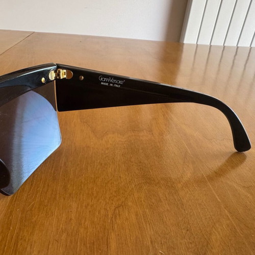 Versace Lady Gaga Sunglasses 90s iconic, like new, black and gold