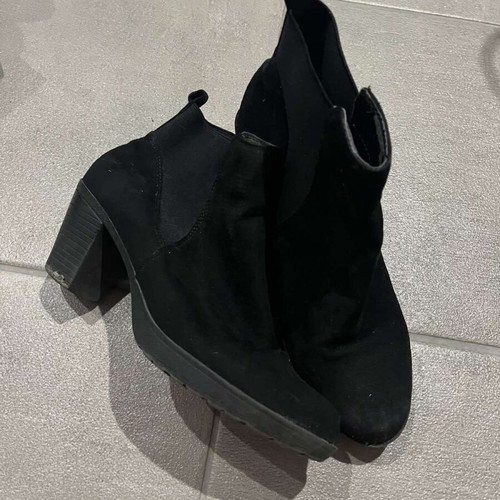 Heeled boots like new, size 38, black