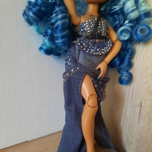 Rainbow High Fantastic Fashion Skyler Bradshaw doll like new, no shoes