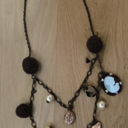 Necklace chain with brown wool fabric and metal details, unused