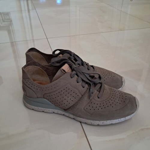 Ugg Australia sneakers like new, size 38, brown