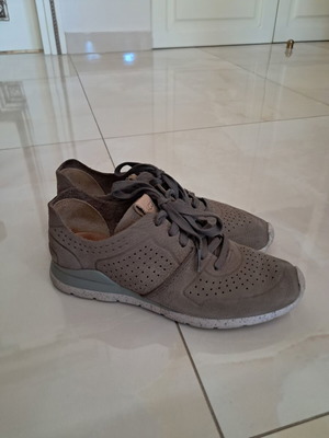 Ugg Australia sneakers like new, size 38, brown