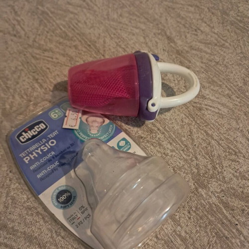 Chicco and Munchkin pacifiers new, set of 2+1