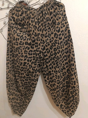 Leopard Aladdin-style pants new, thin corduroy, black and brown