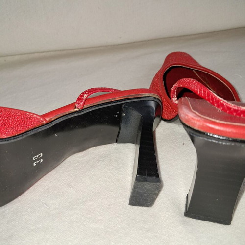 Summer red beaded pumps used with black thick heel